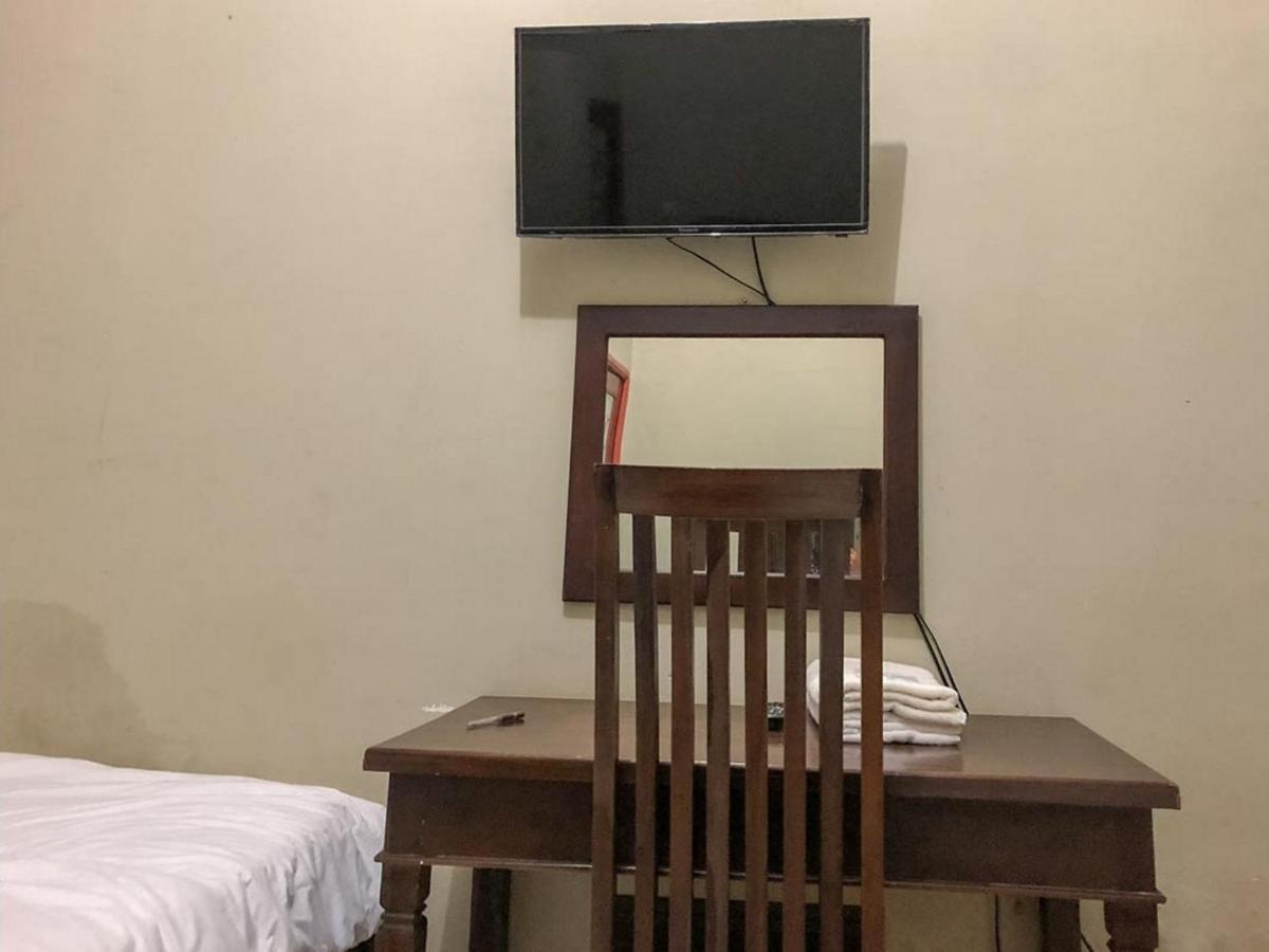 Sinar Hotel Enrekang Exteriör bild