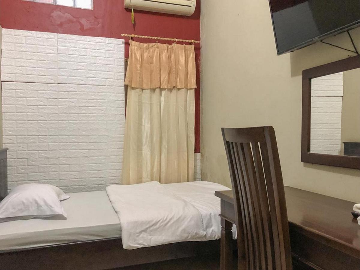 Sinar Hotel Enrekang Exteriör bild