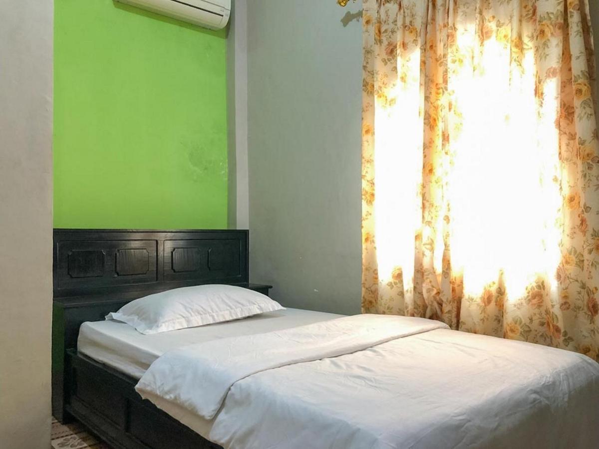Sinar Hotel Enrekang Exteriör bild