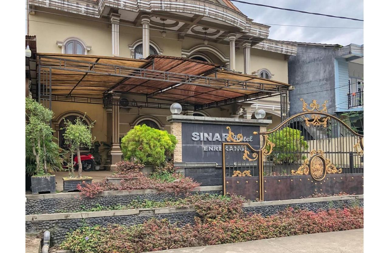 Sinar Hotel Enrekang Exteriör bild