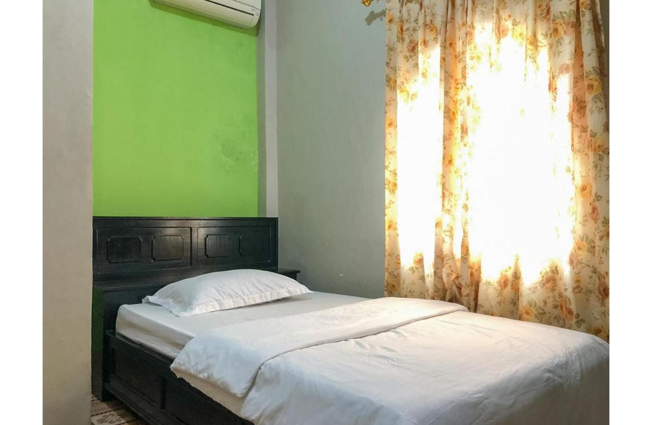Sinar Hotel Enrekang Exteriör bild