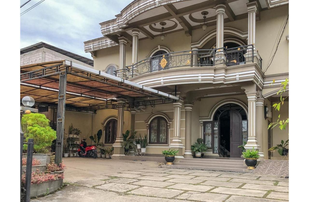 Sinar Hotel Enrekang Exteriör bild