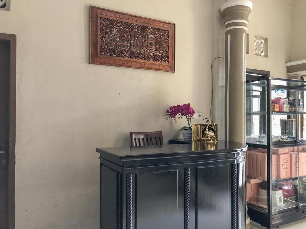 Sinar Hotel Enrekang Exteriör bild