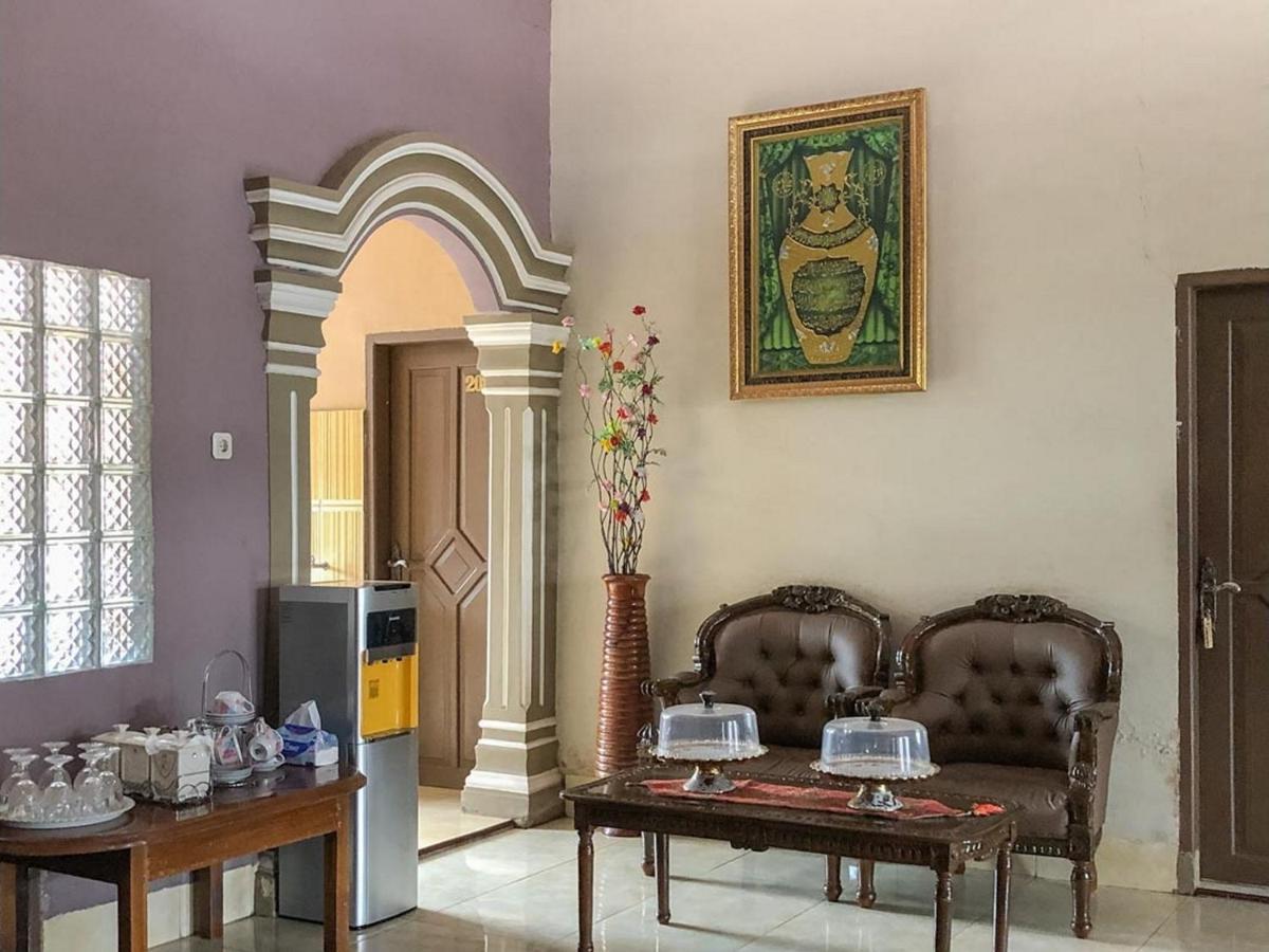 Sinar Hotel Enrekang Exteriör bild