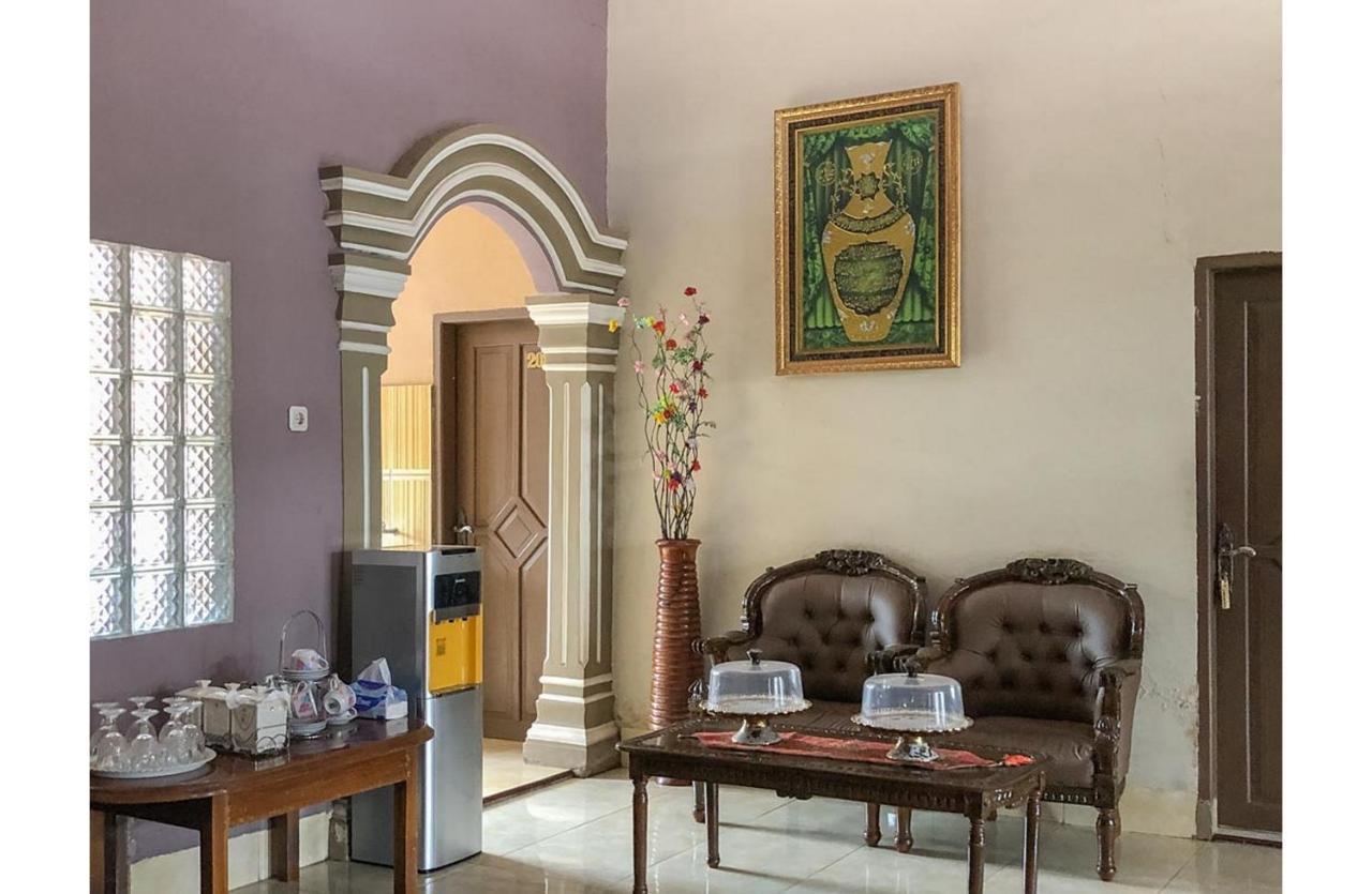 Sinar Hotel Enrekang Exteriör bild
