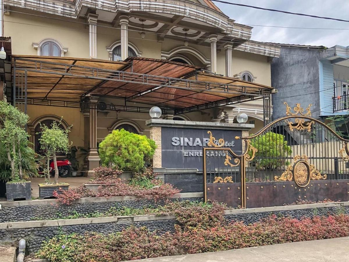 Sinar Hotel Enrekang Exteriör bild